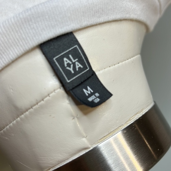 Women’s Cropped Good Vibes Only Blue Butterfly Short Sleeve Top - Picture 5 of 6